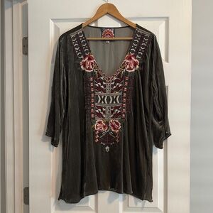 Johnny Was Issoria Embroidered top